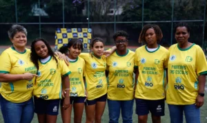 Ex-jogadoras da seleção inspiram novas gerações em escolas do Rio