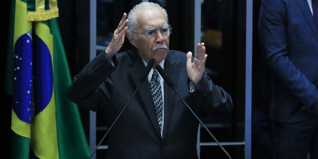 Ex-presidente José Sarney segue em observação na UTI após cirurgia abdominal