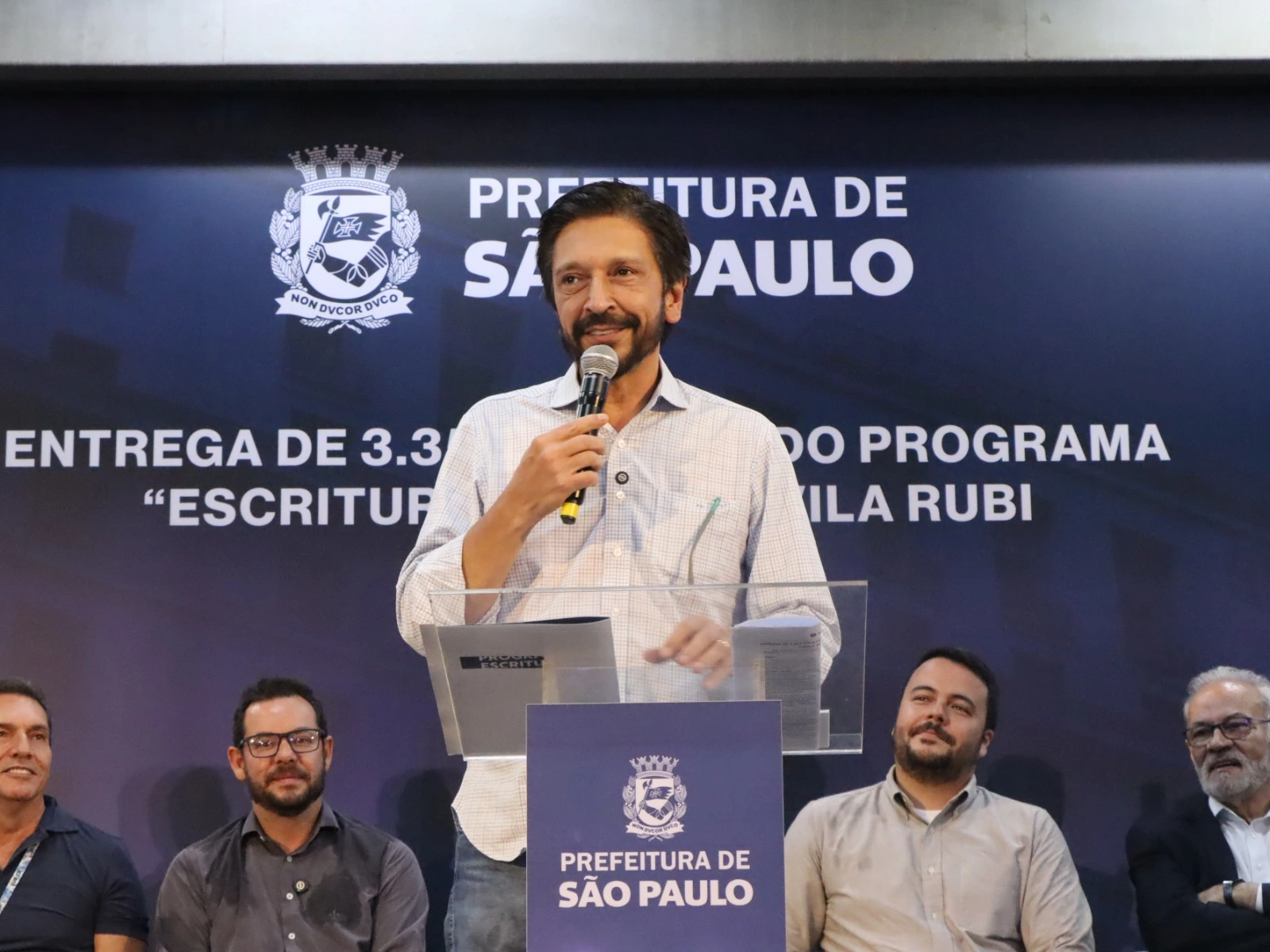Prefeito Ricardo Nunes entrega mais de 3 mil escrituras de imóveis na Zona Sul