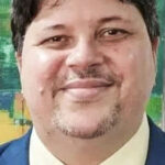 Governo Milei expulsa jornalista brasileiro após cancelar sua residência no país