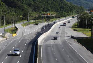 Governo paulista intensifica intervenções na rodovia Padre Manoel da Nóbrega em Itanhaém