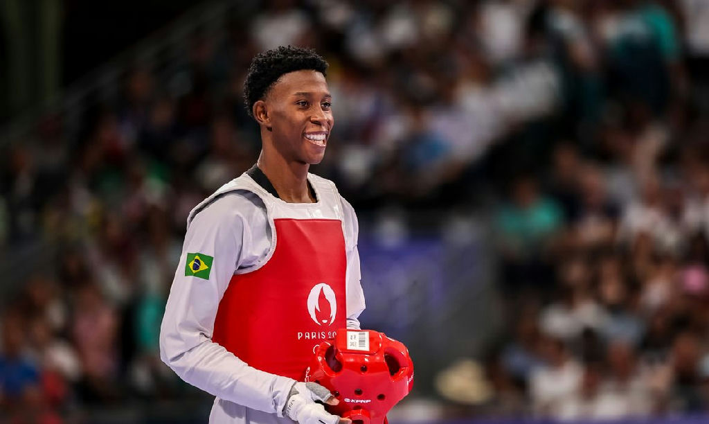 Henrique Marques conquista ouro em Paris e coloca o Brasil no topo do taekwondo mundial