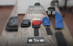 Homem é preso com centenas de porções de drogas em Itapevi
