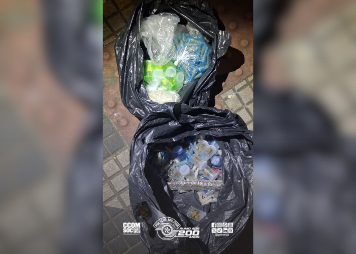 Homem é preso com mais de 700 porções de drogas pela polícia na capital