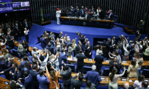 Imprensa internacional repercute fim da escala 6x1 como vitória política de Lula
