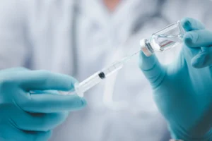 Injeções para dor na coluna: conheça as opções, indicações e cuidados necessários