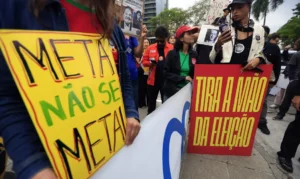 Justiça determina que Meta exclua posts sobre demissão por voto político