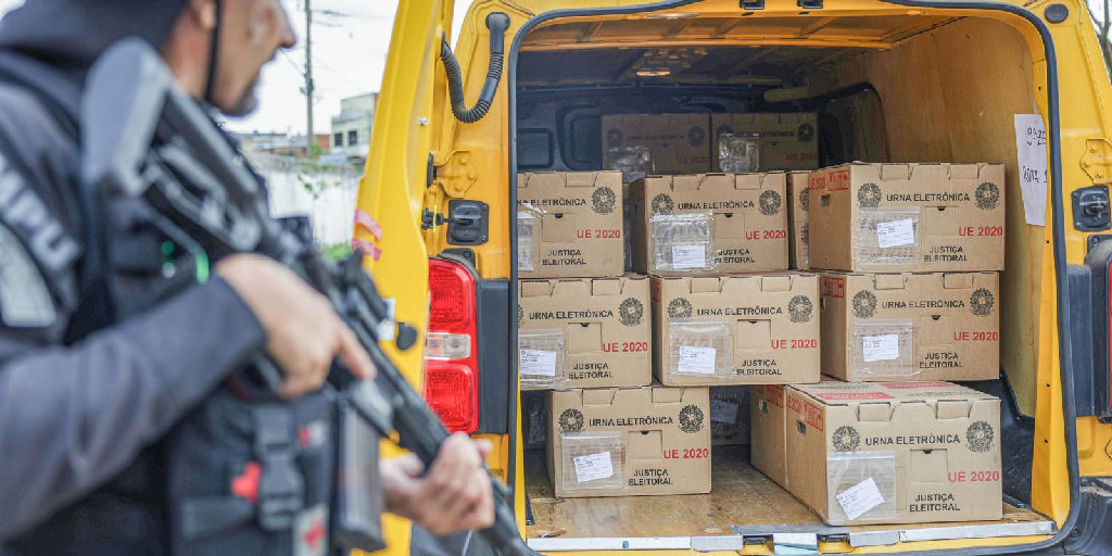 Justiça Eleitoral finaliza logística de urnas eletrônicas para o primeiro turno de 2026