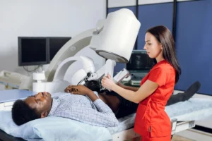 Litotripsia: entenda como funciona a técnica para eliminar cálculos renais