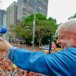 Lula mobiliza multidão na Avenida Paulista e intensifica pressão pelo fim da escala 6×1