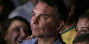 Mendonça multa Flávio Bolsonaro por impulsionamento irregular de propaganda contra Lula