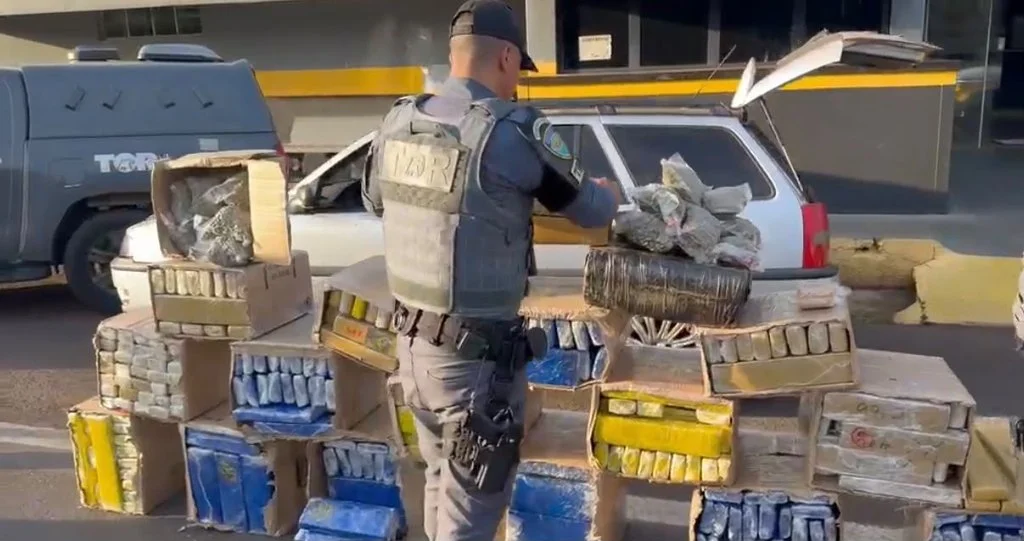 Motorista é preso com mais de 500 kg de entorpecentes pela Polícia Rodoviária em Presidente Bernardes