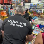 Operação da Polícia Civil retira 52,5 mil brinquedos piratas de circulação no centro de SP