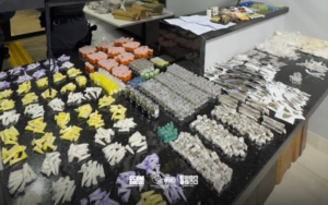Operação policial em Paraisópolis resulta em prisões por tráfico de drogas