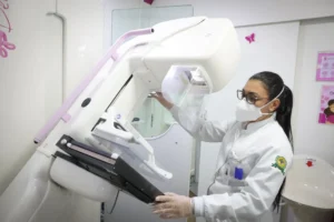 Outubro Rosa leva carretas de mamografia gratuita a 15 cidades paulistas