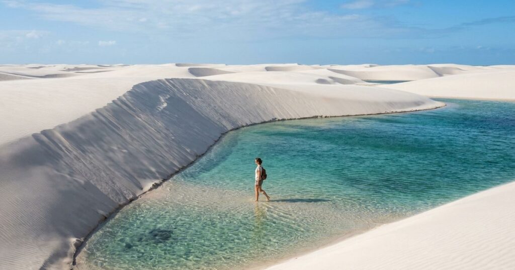 Parque nacional dos lençóis maranhenses encanta com lagoas entre dunas