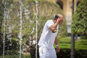 Pesquisa da USP aponta que poluição e calor elevado dobram risco de AVC em idosos