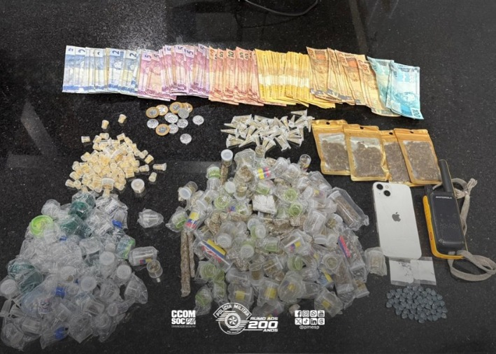 Polícia prende suspeito com centenas de porções de entorpecentes na capital