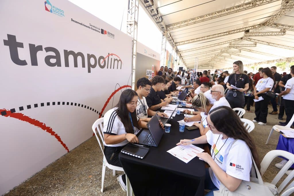 Portal trampolim auxilia empresas paulistas na contratação de temporários
