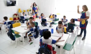 Recife abre dezenas de creches para auxiliar pais no dia de votação