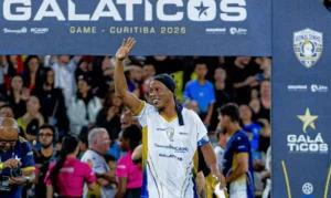 Ronaldinho Gaúcho surpreende e anuncia retorno aos gramados pelo Ravenna