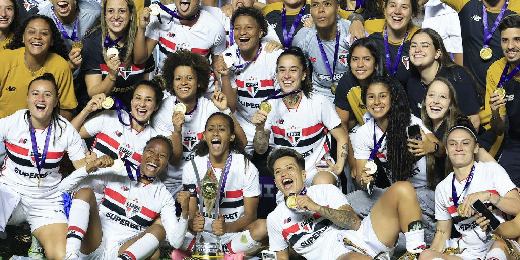 São Paulo conquista título inédito do Brasileirão Feminino diante de recorde histórico