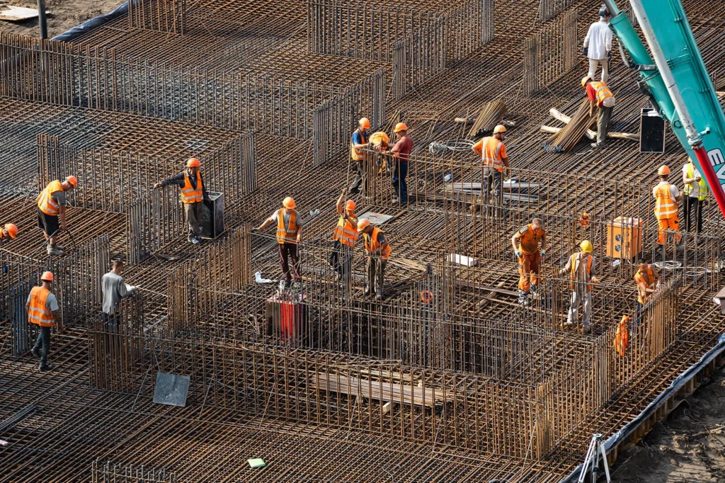 São Paulo registra mais de 173 mil vagas na construção civil e detalha inscrições