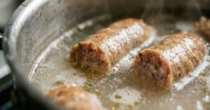 Segredo culinário: como o vinagre impede que a linguiça estoure no cozimento