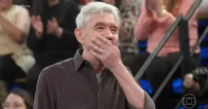 Serginho Groisman se emociona com homenagem de Evandro Mesquita no Altas Horas