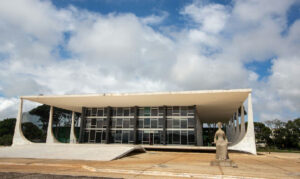 STF define exclusão de créditos presumidos de ICMS da base de cálculo do PIS e Cofins