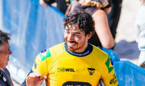 Surfe brasileiro garante vagas nas quartas de final na etapa de Peniche
