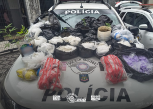 Taubaté: polícia apreende mais de 46 kg de entorpecentes em fundo falso de residência