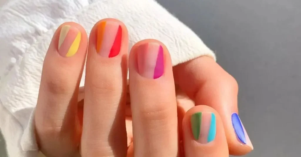 Tendências de esmaltes para unhas curtas: 4 cores que valorizam o visual