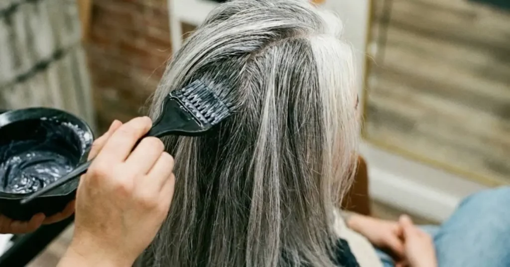 Tinta para cabelo branco: como manter a raiz impecável por até 30 dias