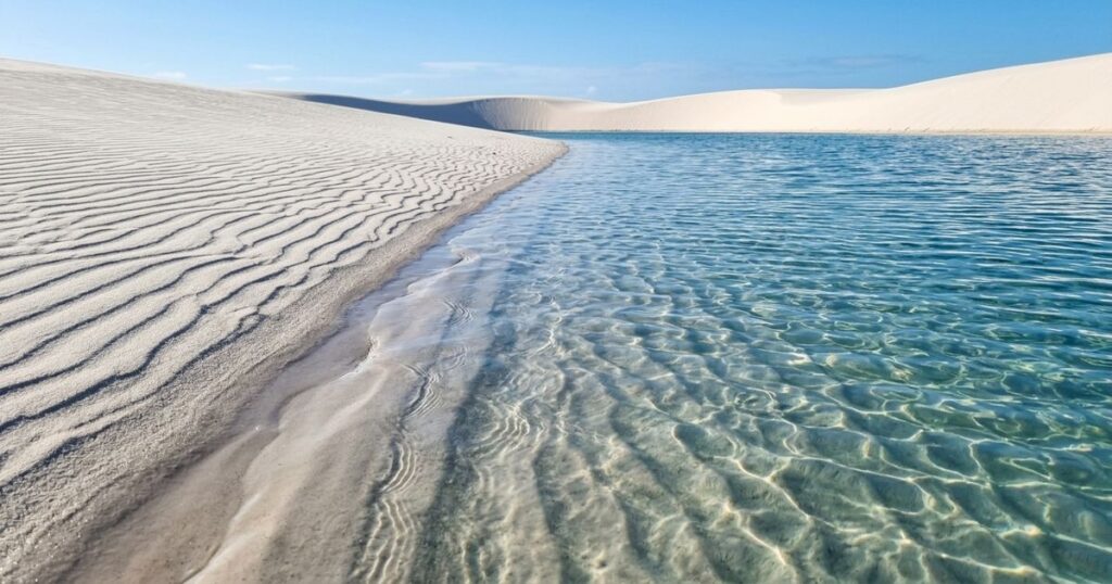 Travessia nos lençóis maranhenses conecta atins a santo amaro a pé