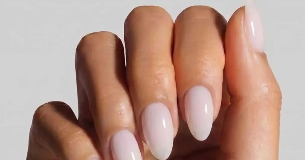 Três dicas baratas ajudam a manter unhas grandes e naturais sem gastar com alongamento