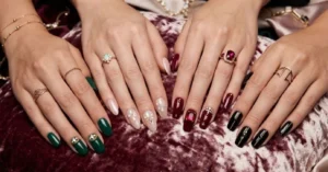 Unhas com joias: a tendência que eleva a nail art a um novo patamar de luxo e estilo