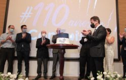 Presidente CEO, Valdir Ventura, e os Drs. Alessandra Schuh e Fábio Muniz