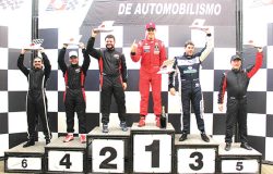 Vinícius Brito no pódio com o quarto lugar em sua estreia em Interlagos pelo Campeonato Paulista de FVee