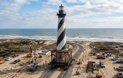 A engenharia que salvou o Farol do Cabo Hatteras: uma mudança de 880 metros