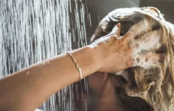 Adeus à química: receita caseira com queratina promete fios alinhados e redução de frizz