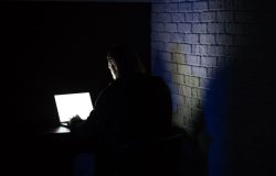 Apostas online atingem 42% das brasileiras em busca de renda extra