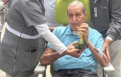 Carlos Alberto Parreira recebe alta hospitalar após 80 dias de tratamento no Rio