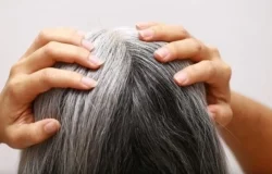 Descubra três técnicas de mechas para disfarçar os fios brancos sem pintar o cabelo inteiro