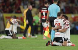 Estudiantes elimina o Flamengo nos pênaltis e Palmeiras decide a Libertadores