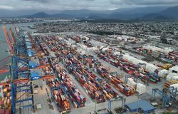 Exportações recordes impulsionam economia e reduzem déficit externo em junho