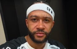 Flamengo formaliza proposta por Memphis Depay em cenário de incerteza no Corinthians