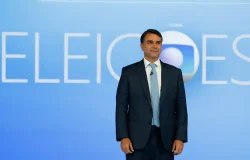 Flávio defende inocência de acusado em debate presidencial