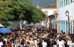 Flip 2026 atrai 40 mil pessoas e supera marca de público em Paraty