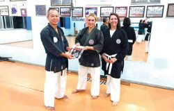Mestre Mitsuhide shinzato ( Escola shinshukan Santos, 60 anos Brasil), sensei Herta Matins e sensei Ana Virgínia, projeto Futsuro filial Mogi